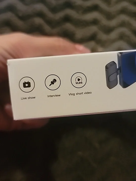 Wireless Lavalier Microphones (Two In Box)for iPhone Smartphones - Black - Picture 7 of 16